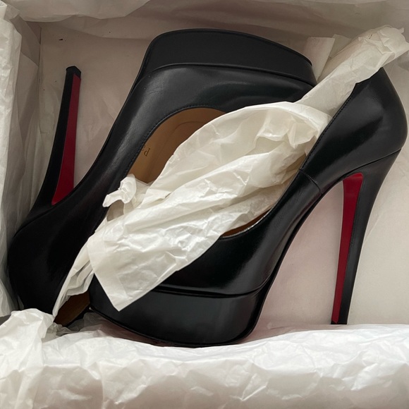Christian Louboutin Leather Pumps - Picture 2 of 15